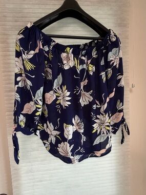 Off-Shoulder Floral Blouse - Navy